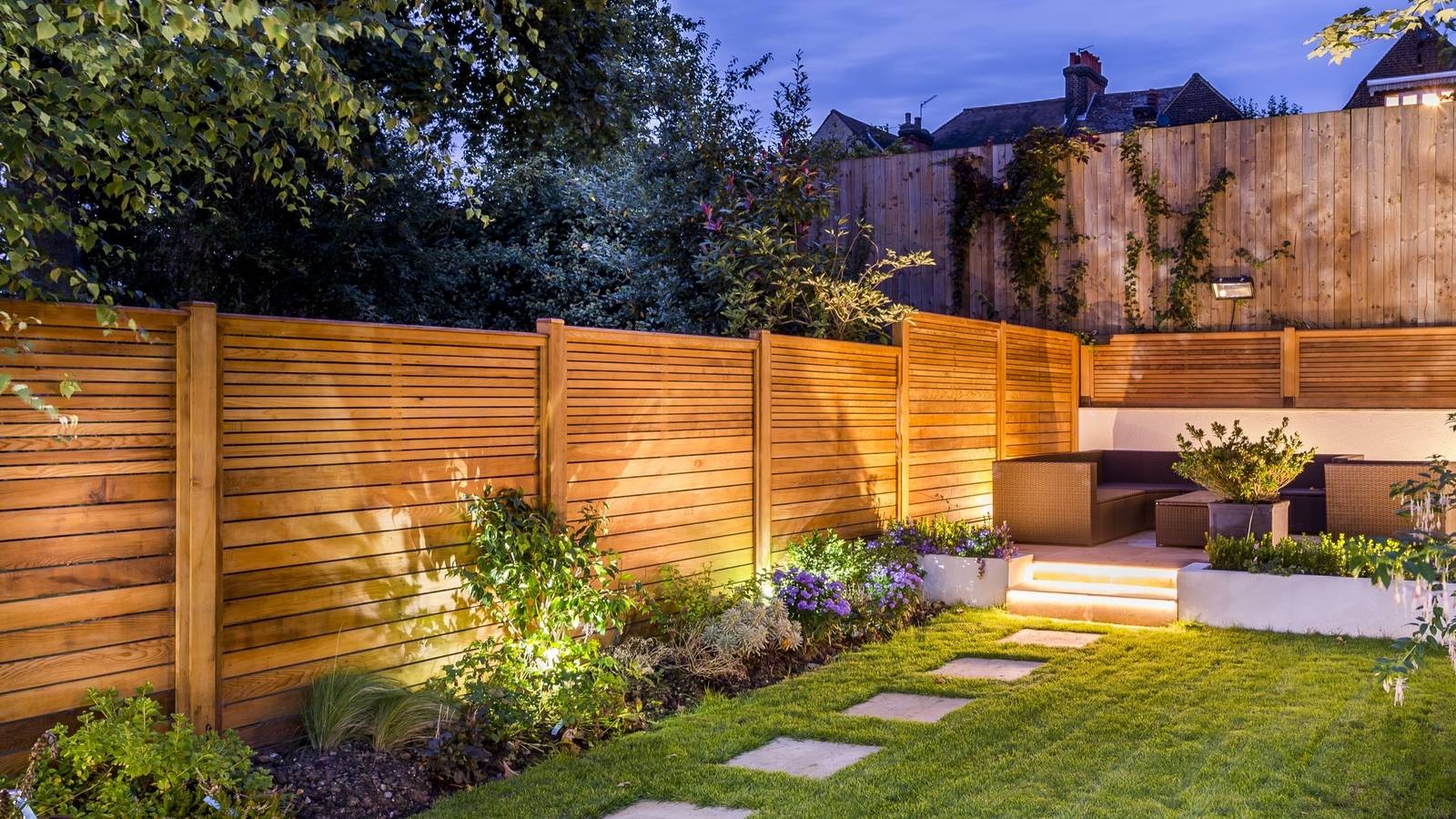 Garden fencing and paving project
