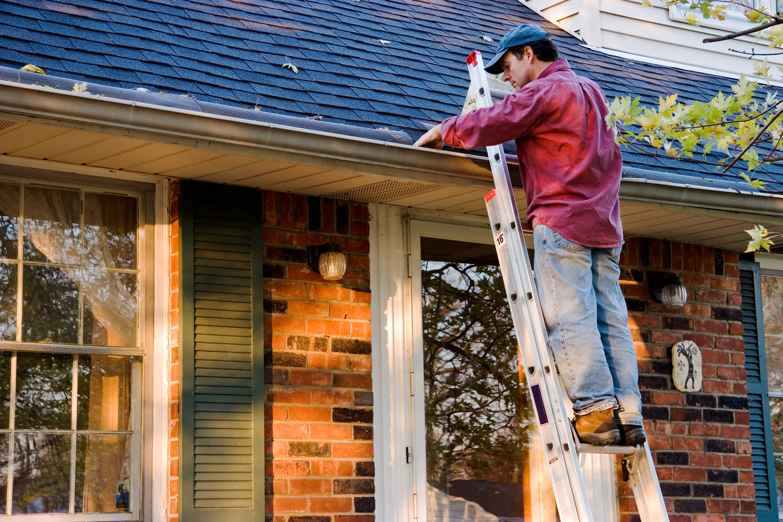 Gutters service by Elite Homes